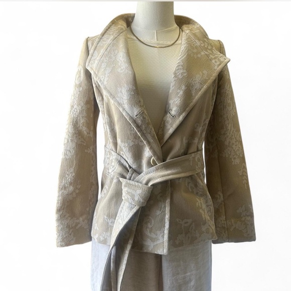 Valentino Jackets & Blazers - VALENTINO ROMA Jacquard Floral Belted Blazer in Cream Tan Woman's 40/4